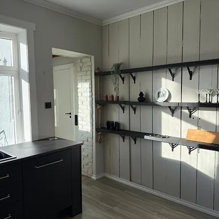 Historic Vibes,modern Comfort,pv Yard,walk To Apartment